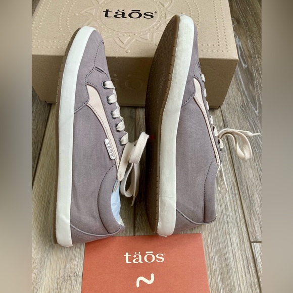 Taos Shooting Star Sneaker - Picture 2 of 6